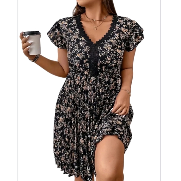 FLORAL PRINT PLUS SIZE DRESS - Picture 1 of 4